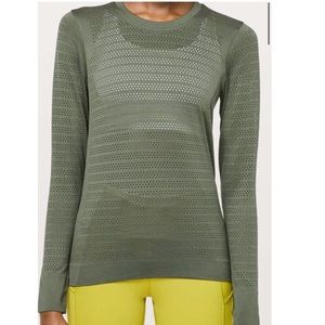 Lululemon breeze by top